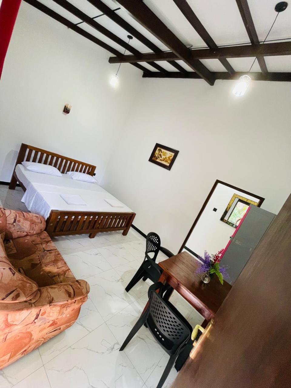 Chami'S Home Stay Mirissa Luaran gambar